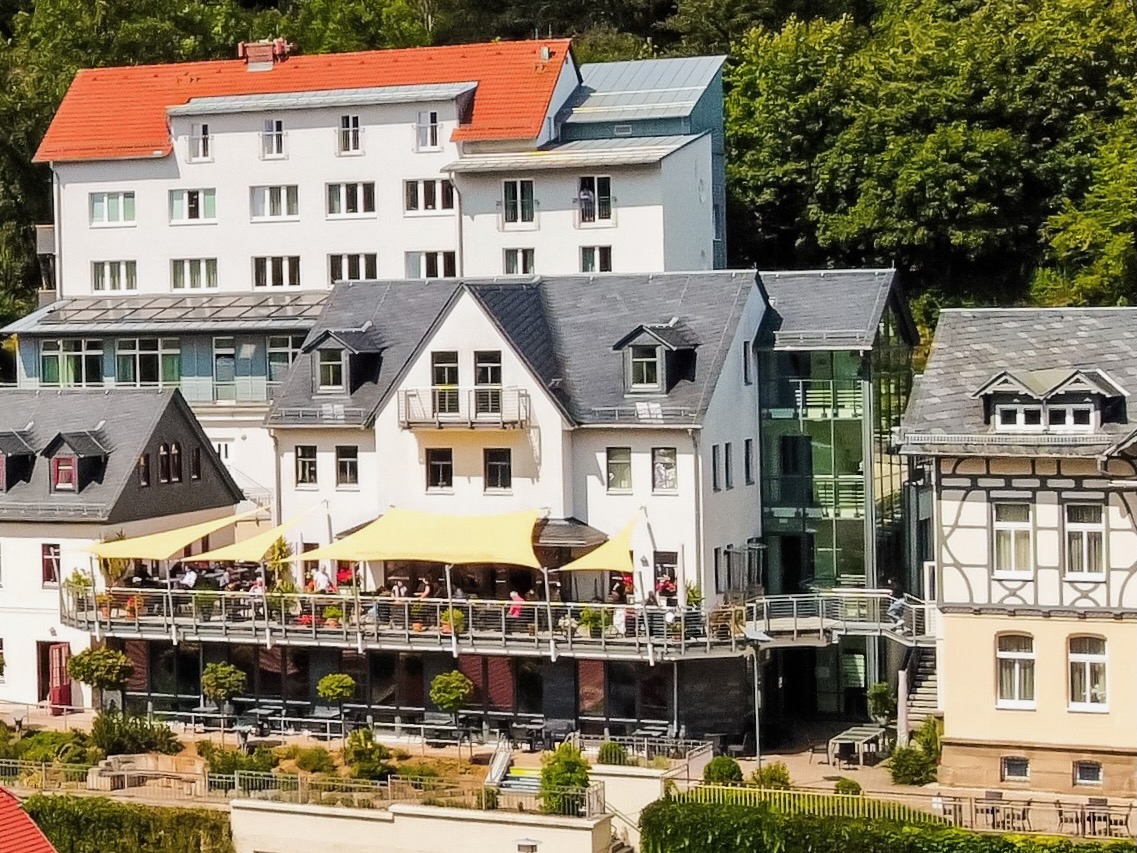 Cafe-Bistro-Allianzhaus-Bad-Blankenburg-Thueringen-Panorama - 2